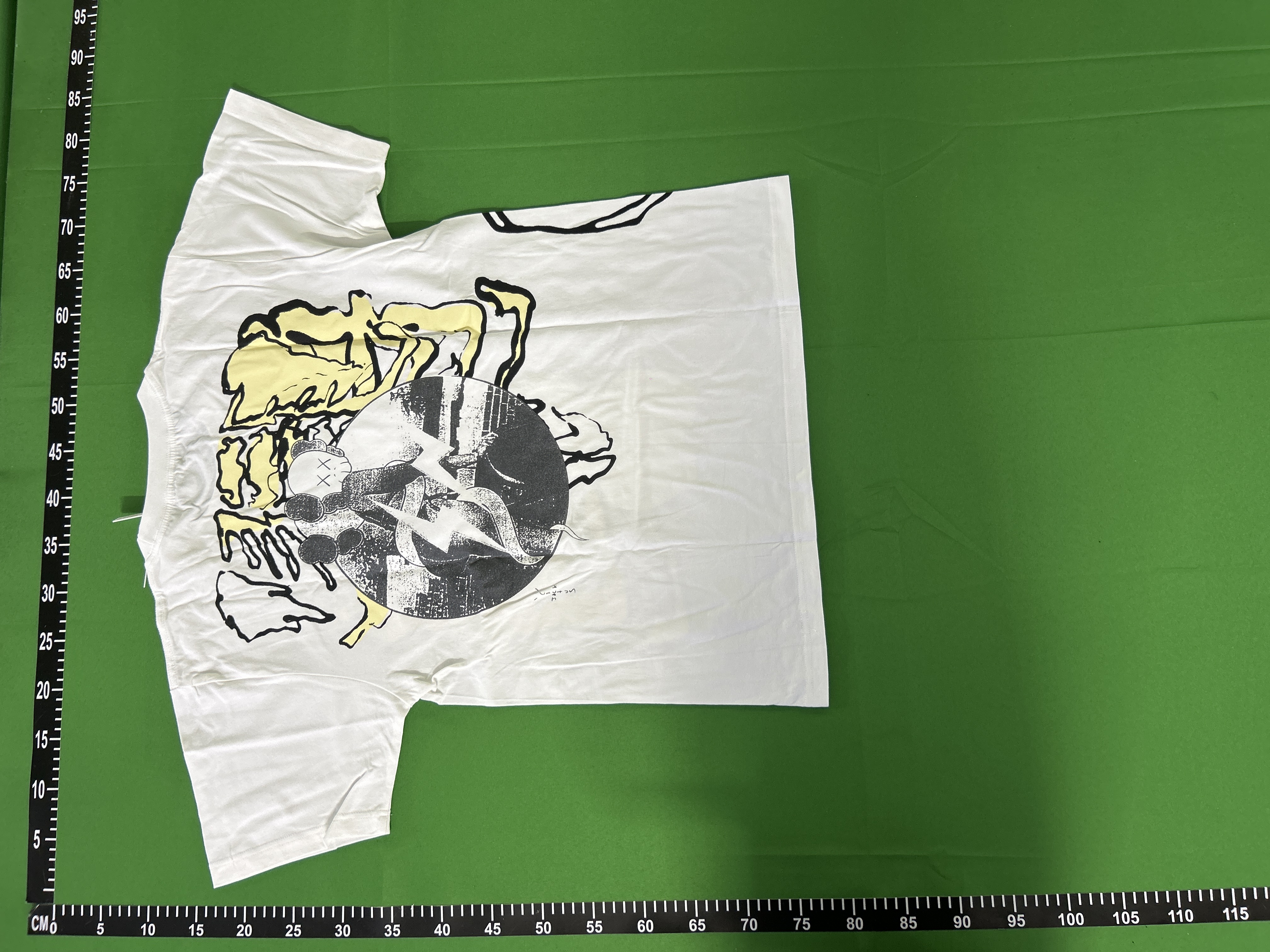 QC Photo - Travis Scott Cactus Jack x Kaws Fragment Tee