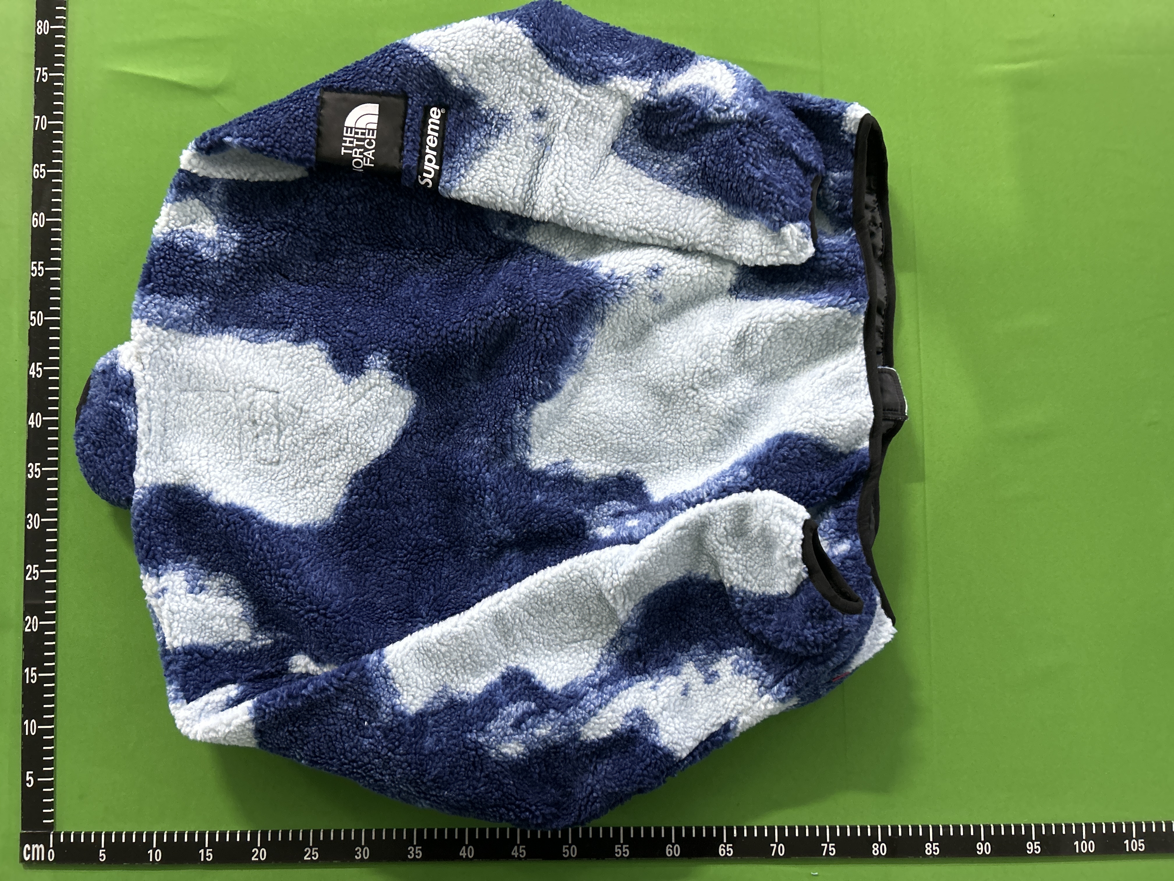 QC Photo - Supreme x North Face Fleece Jacket
