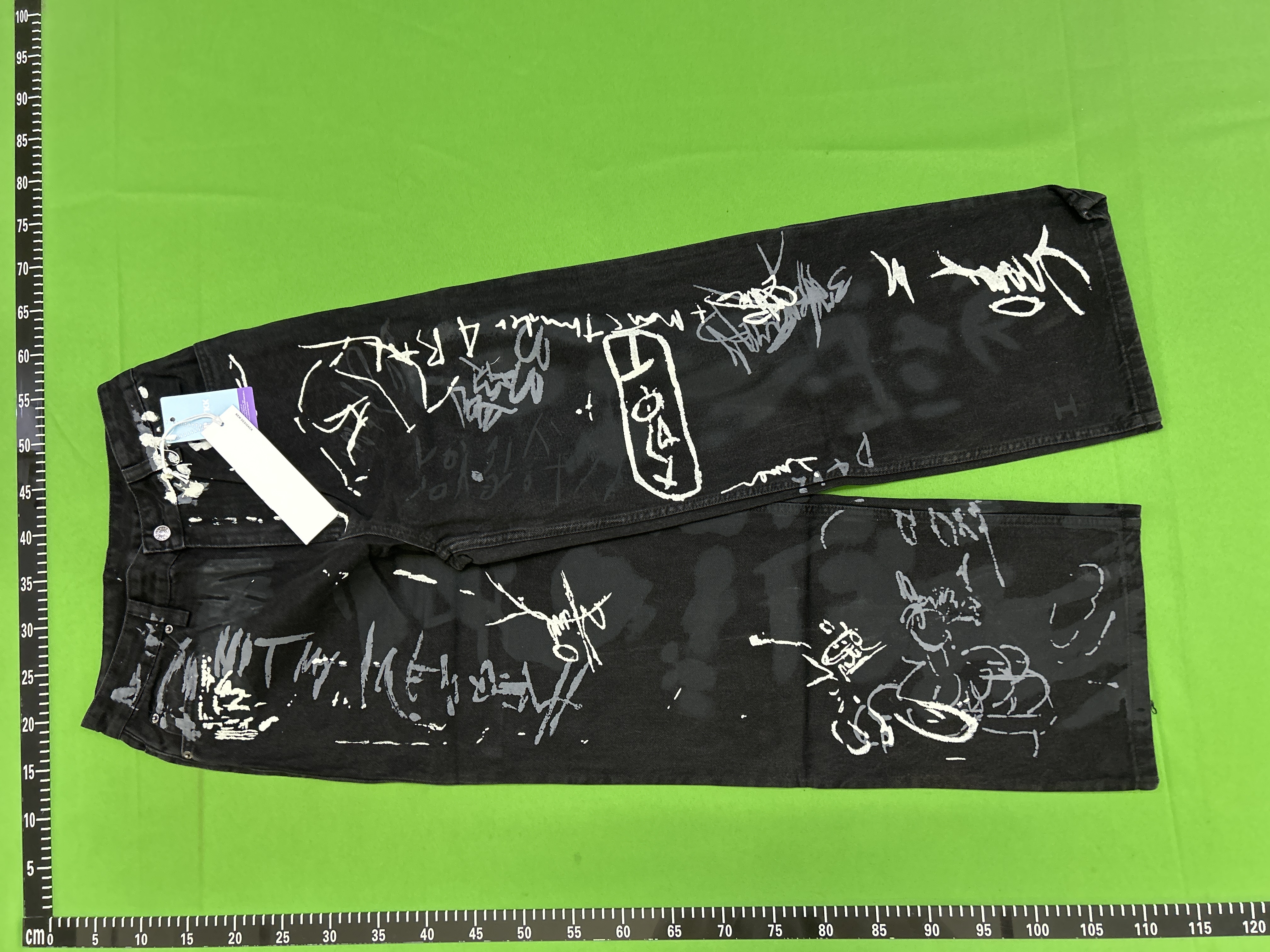 QC Photo - Balenciaga Baggy Black Grafitti Jeans