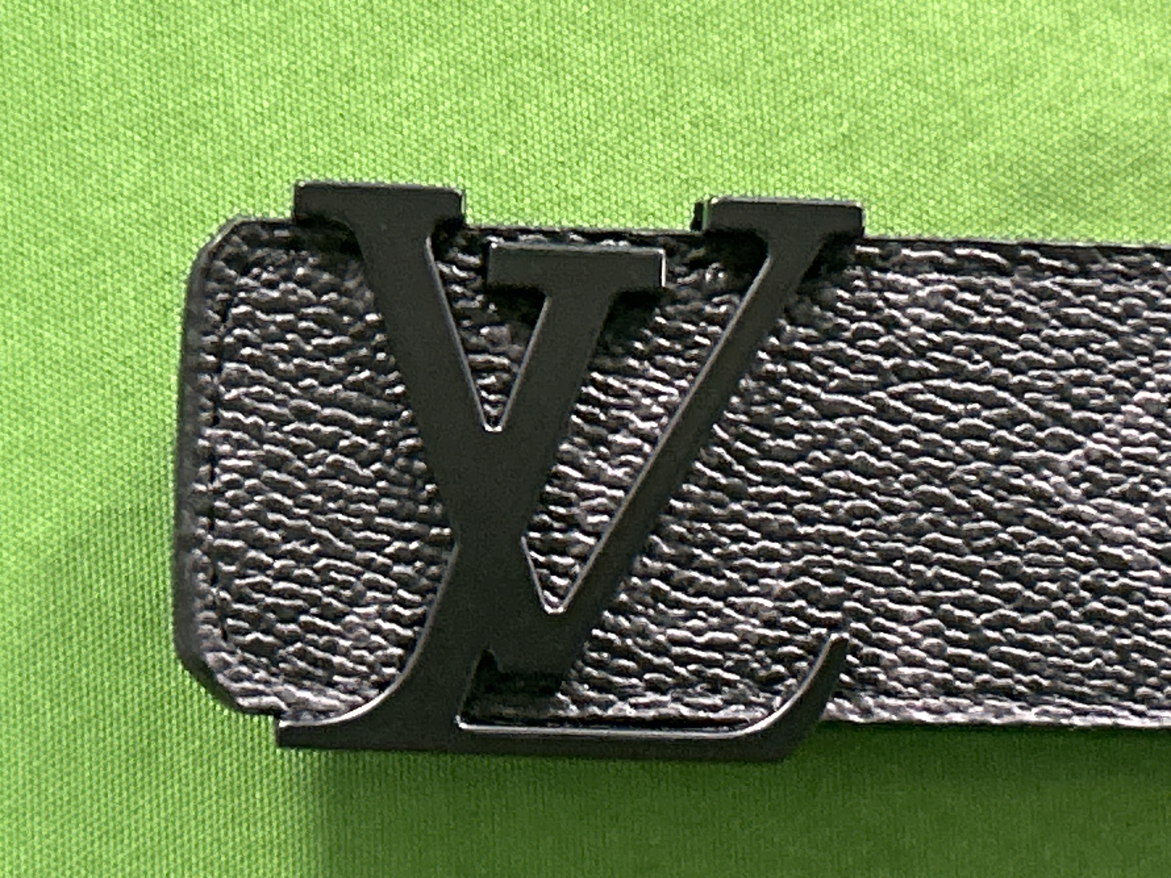 QC Photo - White Louis Vuitton Belt