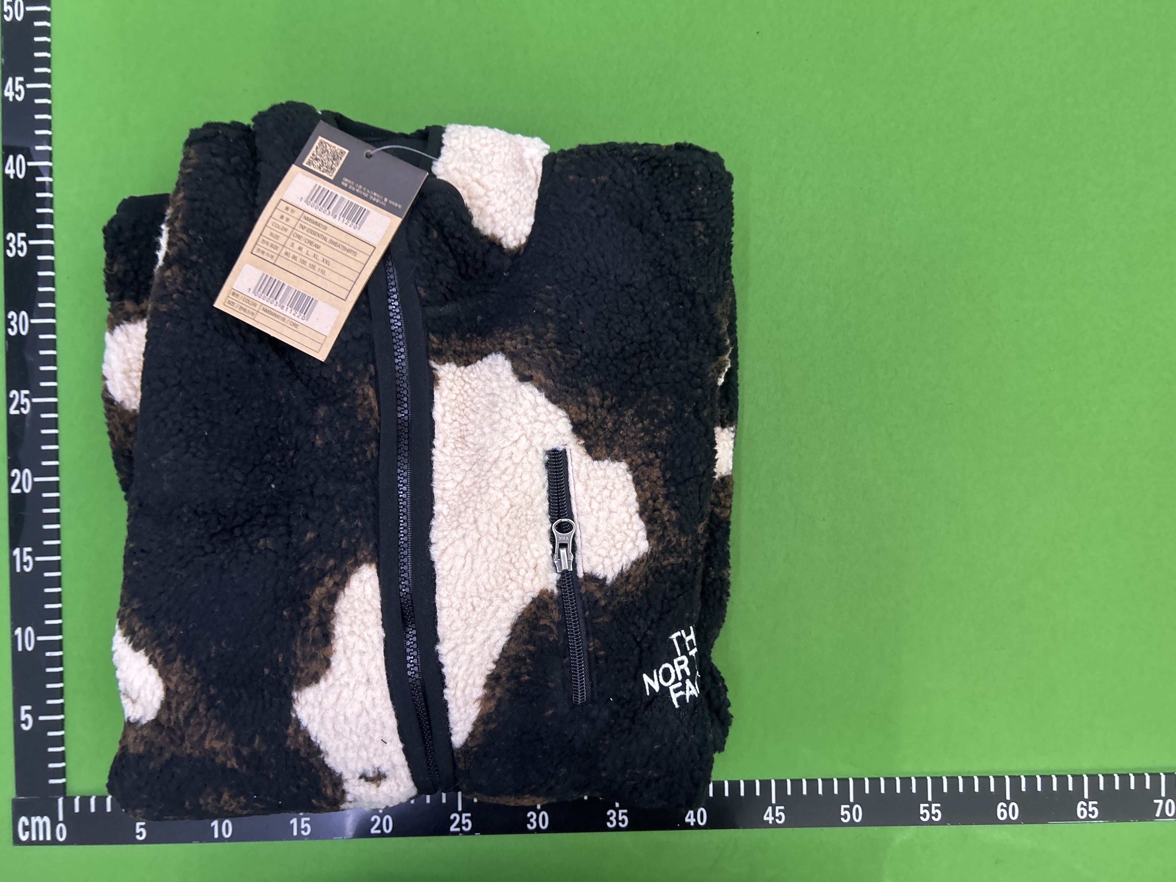 QC Photo - Supreme x North Face Fleece Jacket