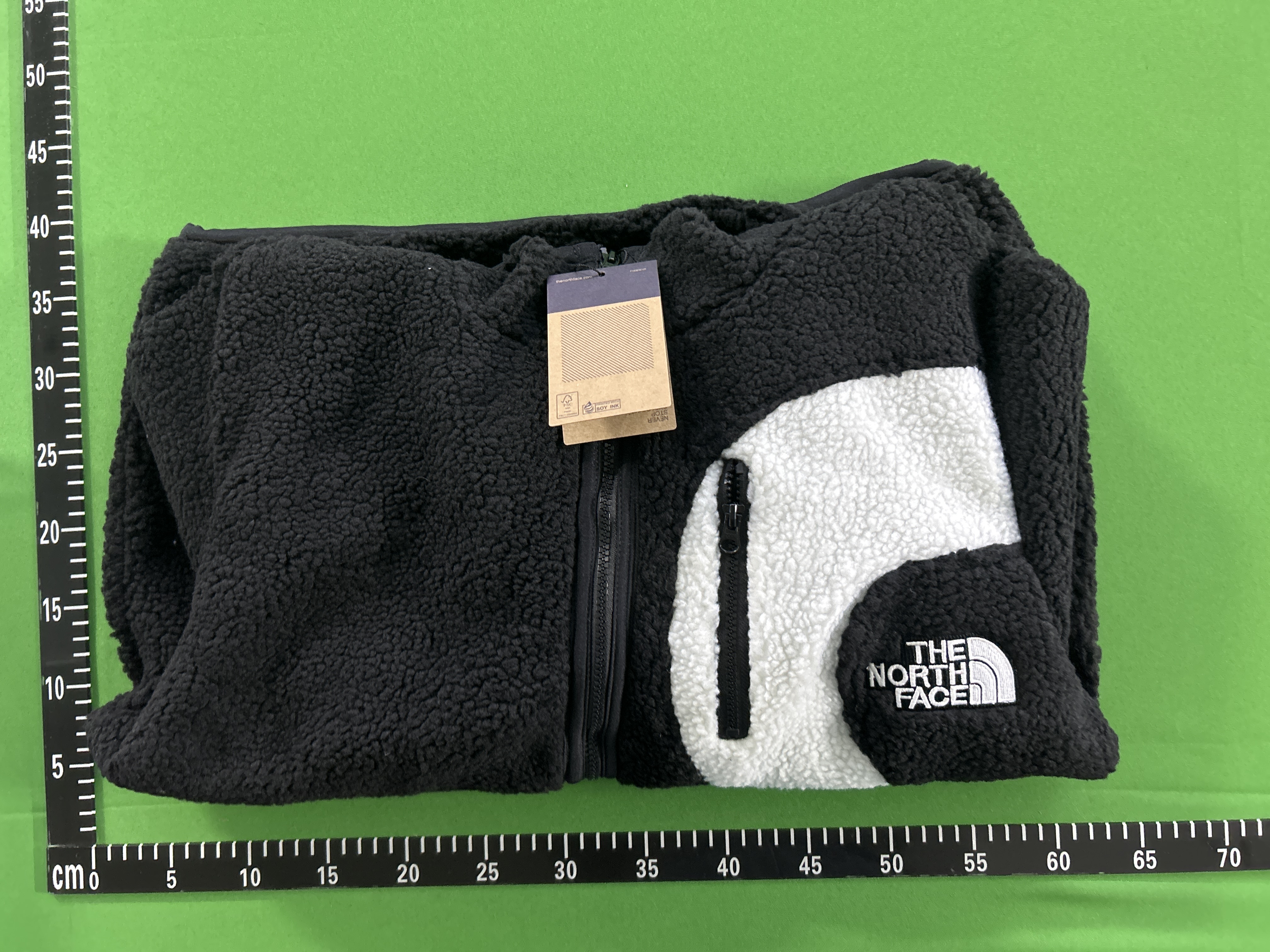 QC Photo - Supreme x The North Face S Logo Fleece Jacket