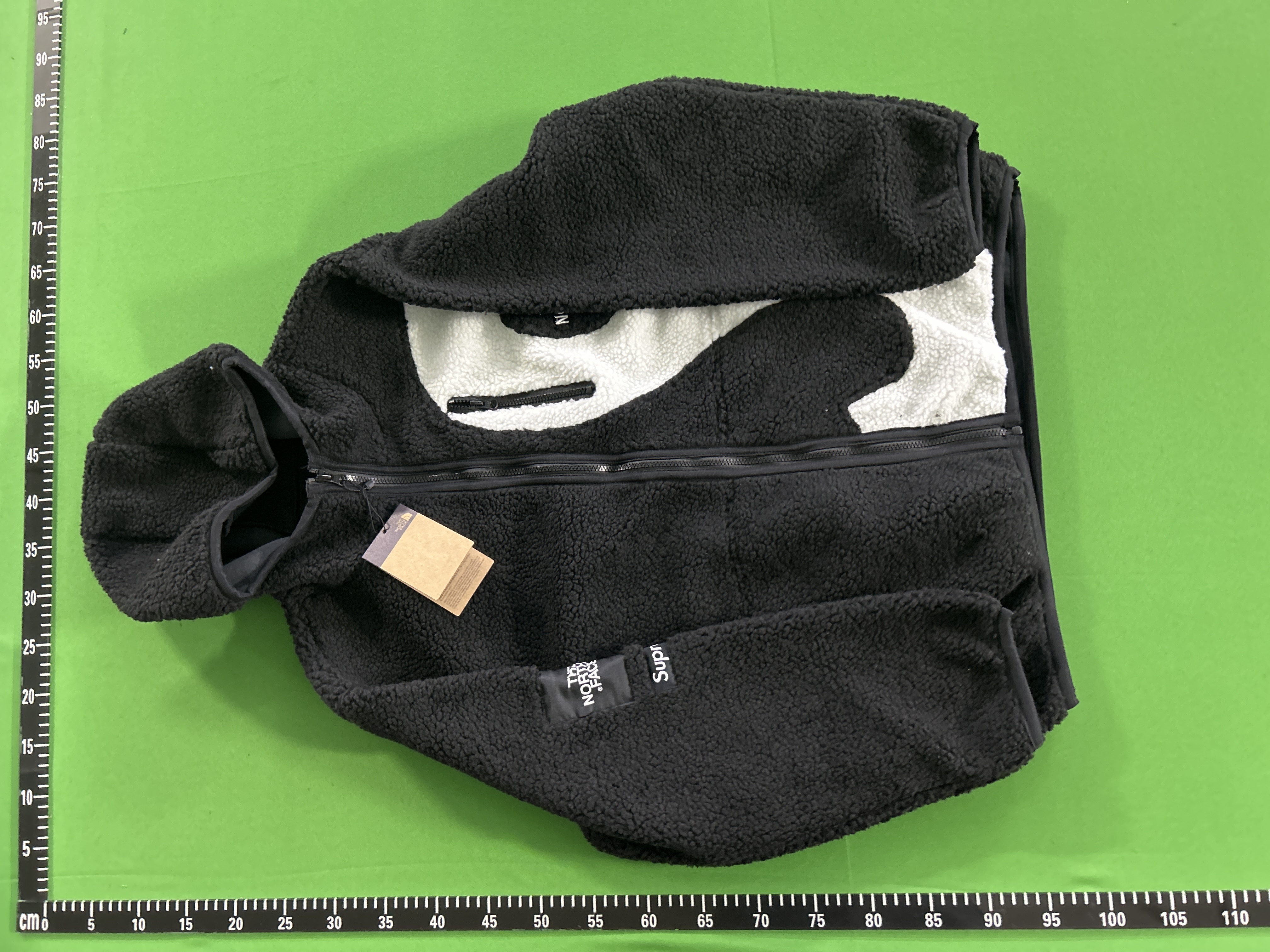 QC Photo - Supreme x The North Face S Logo Fleece Jacket
