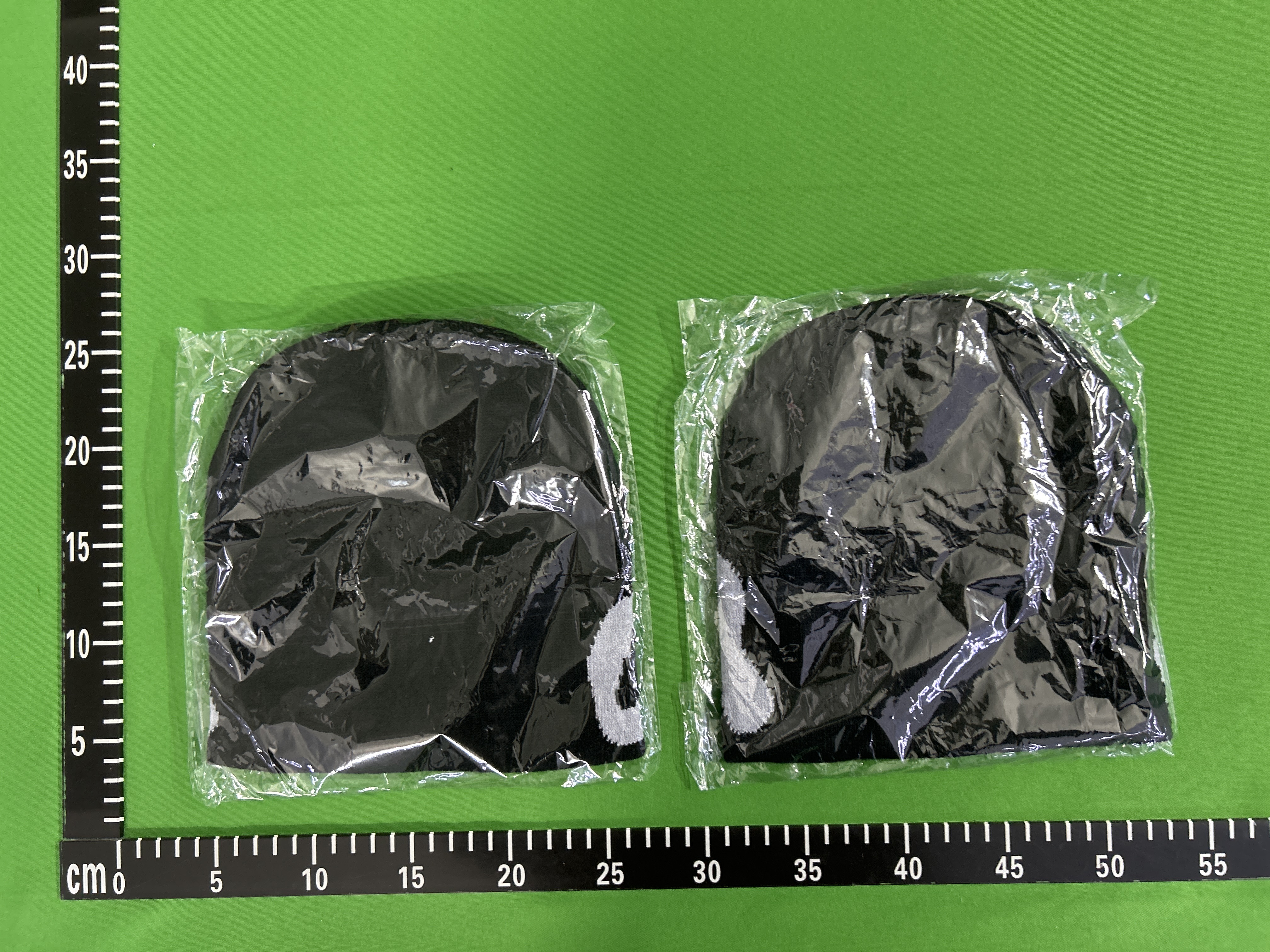 QC Photo - Warm knitted cap letters 1210