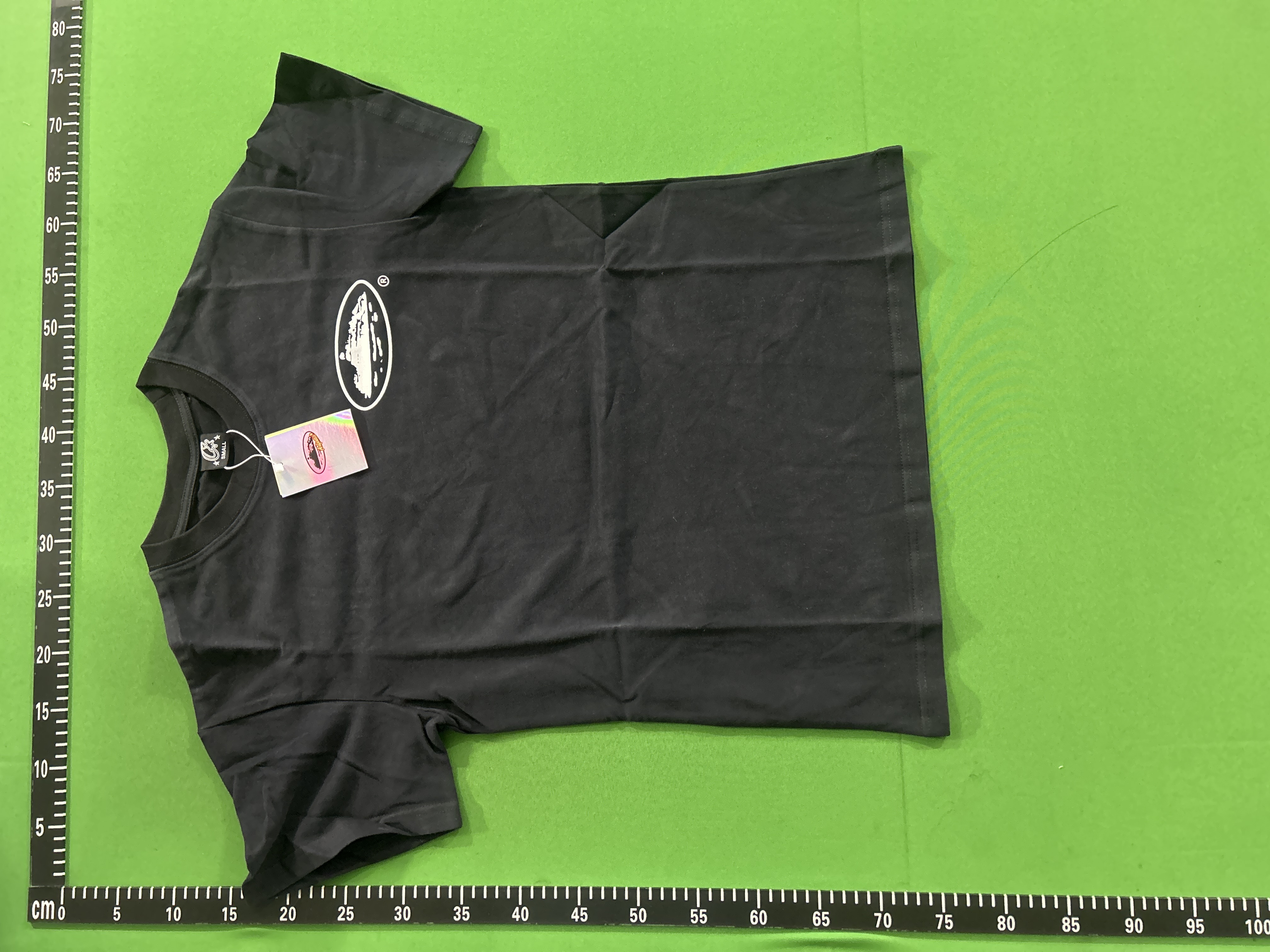 QC Photo - Black short-sleeved shirt