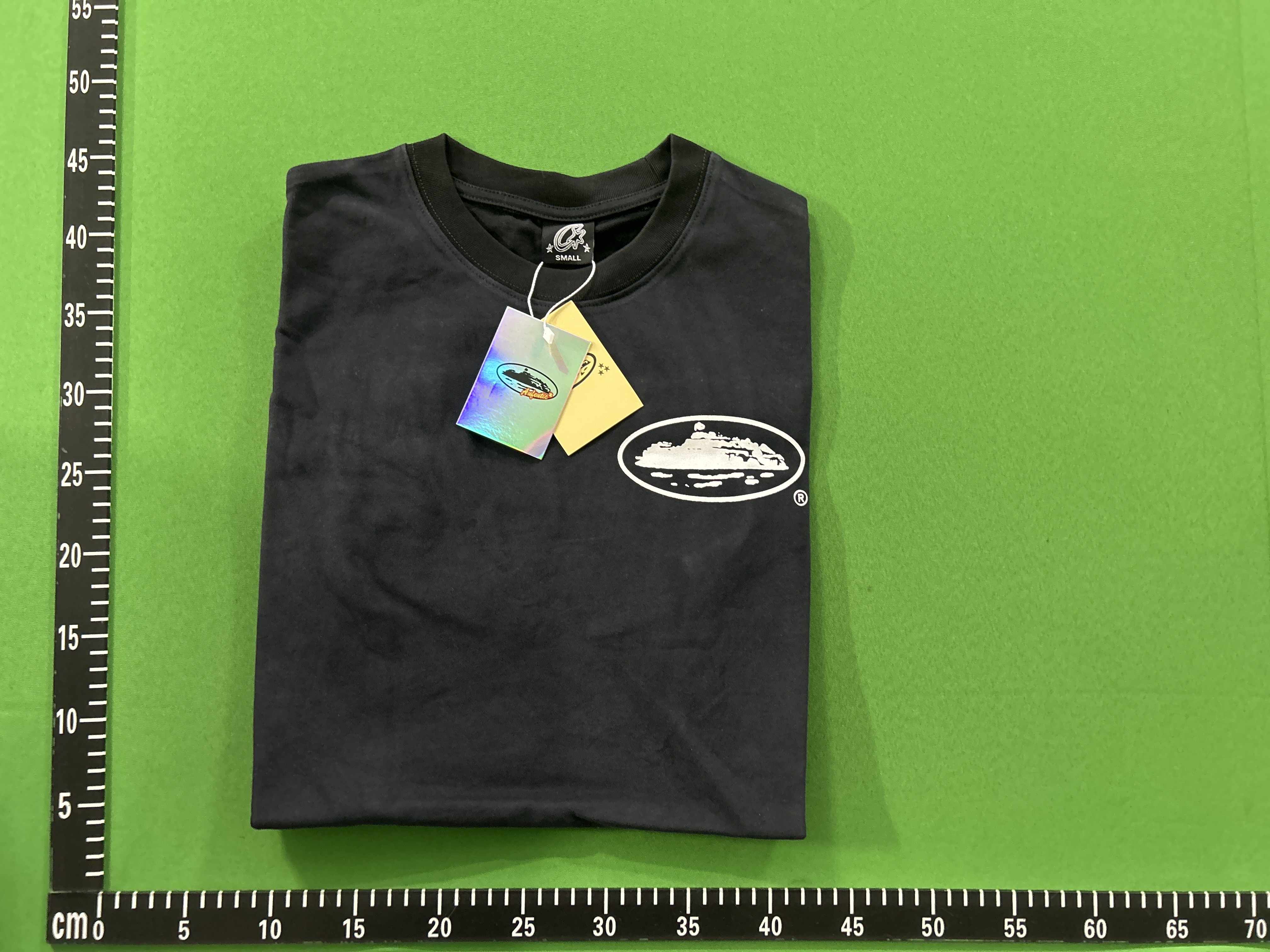 QC Photo - Black short-sleeved shirt