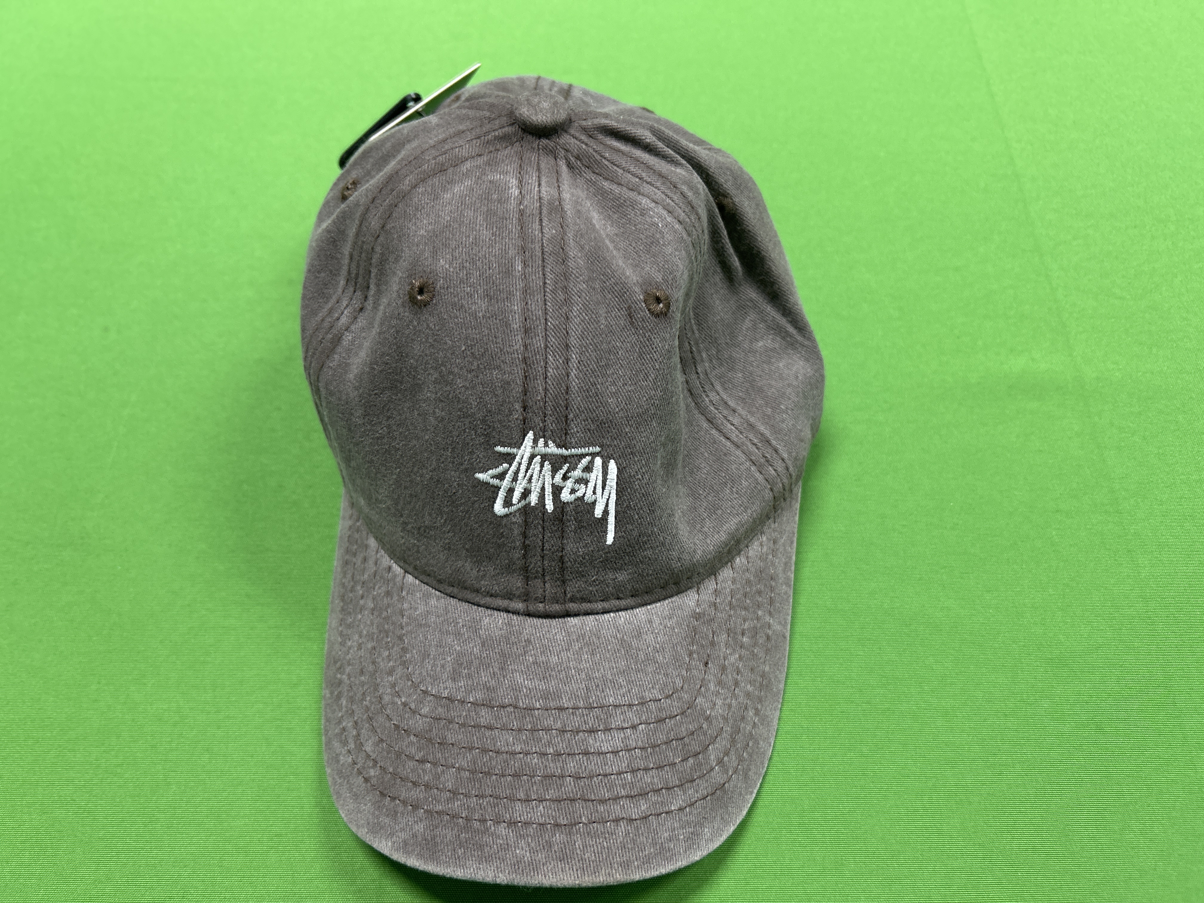 QC Photo - A small embroidered baseball cap 3437