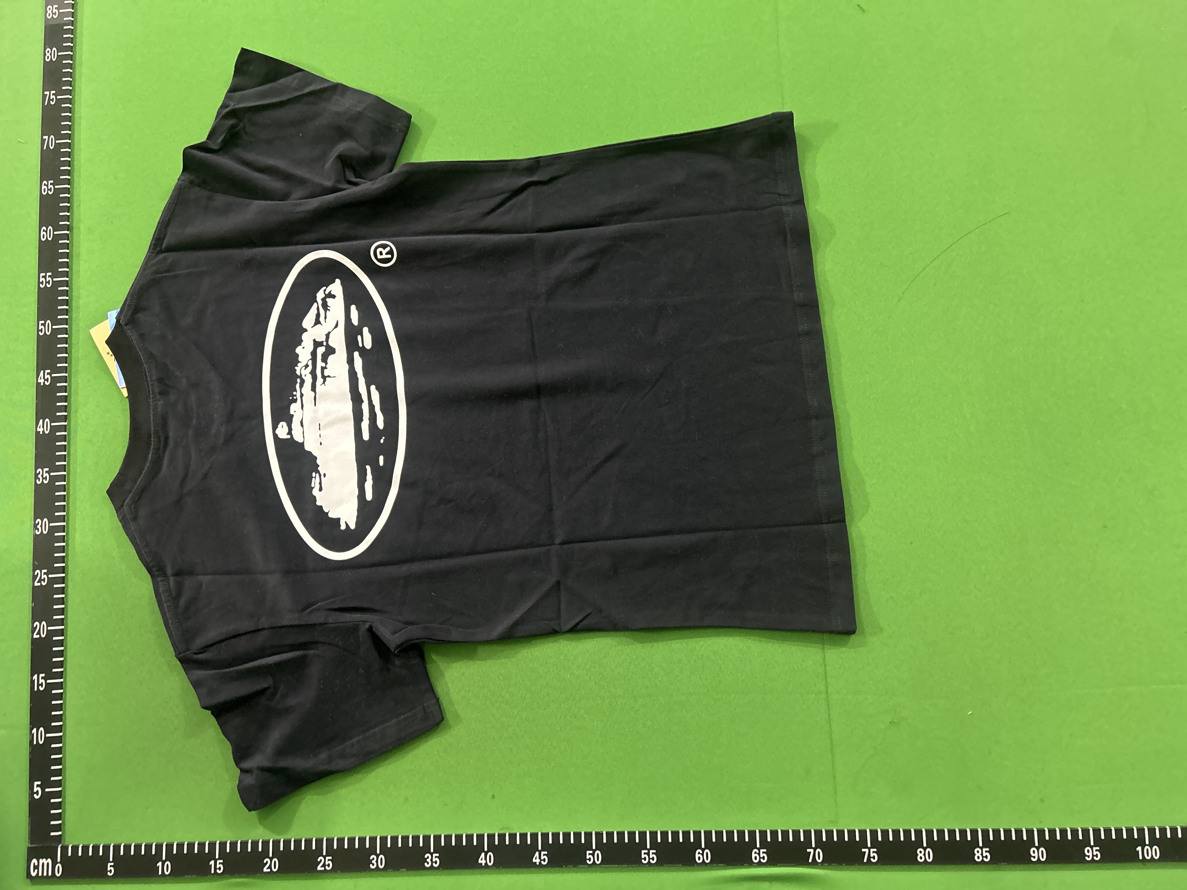 QC Photo - Black short-sleeved shirt