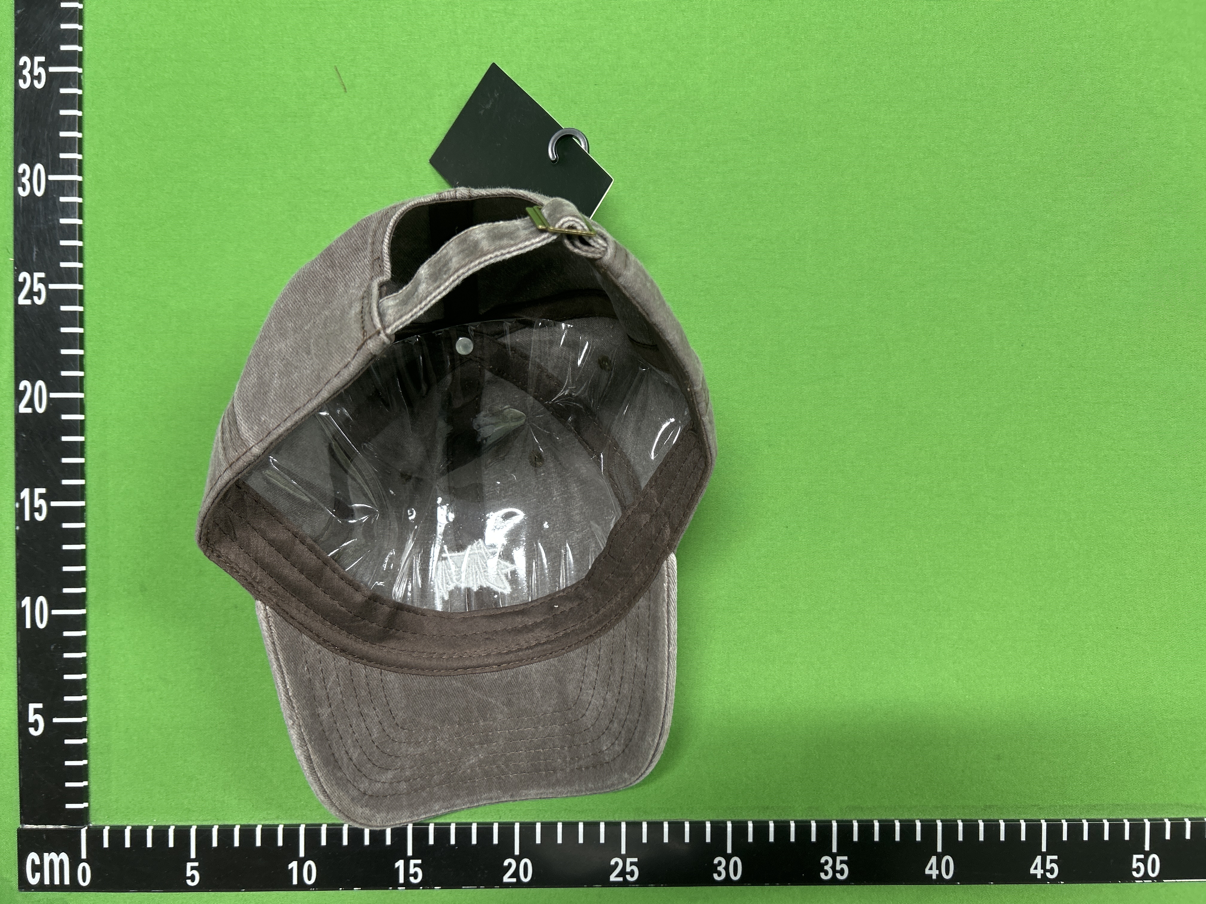 QC Photo - A small embroidered baseball cap 3437