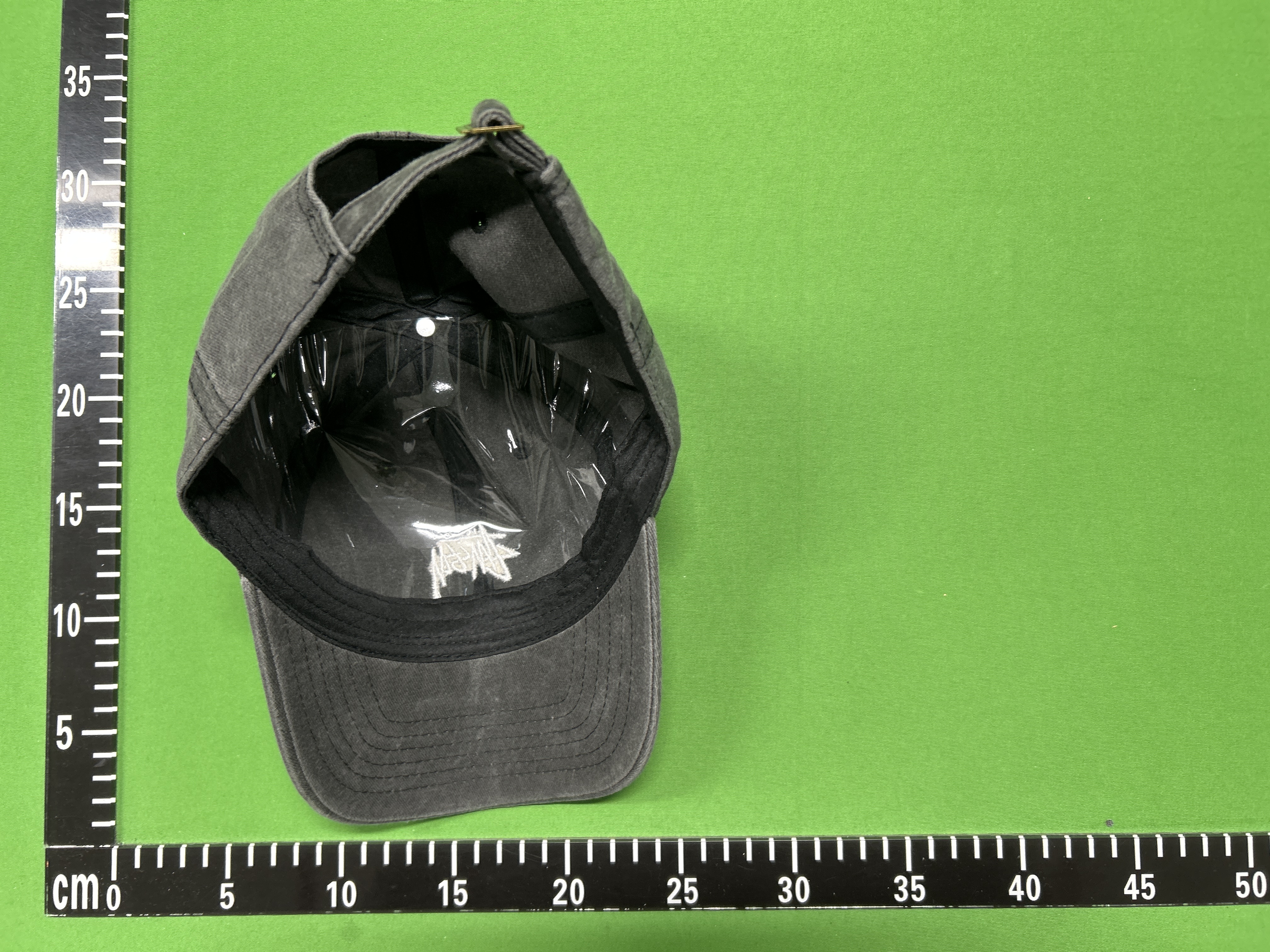 QC Photo - A small embroidered baseball cap 3437