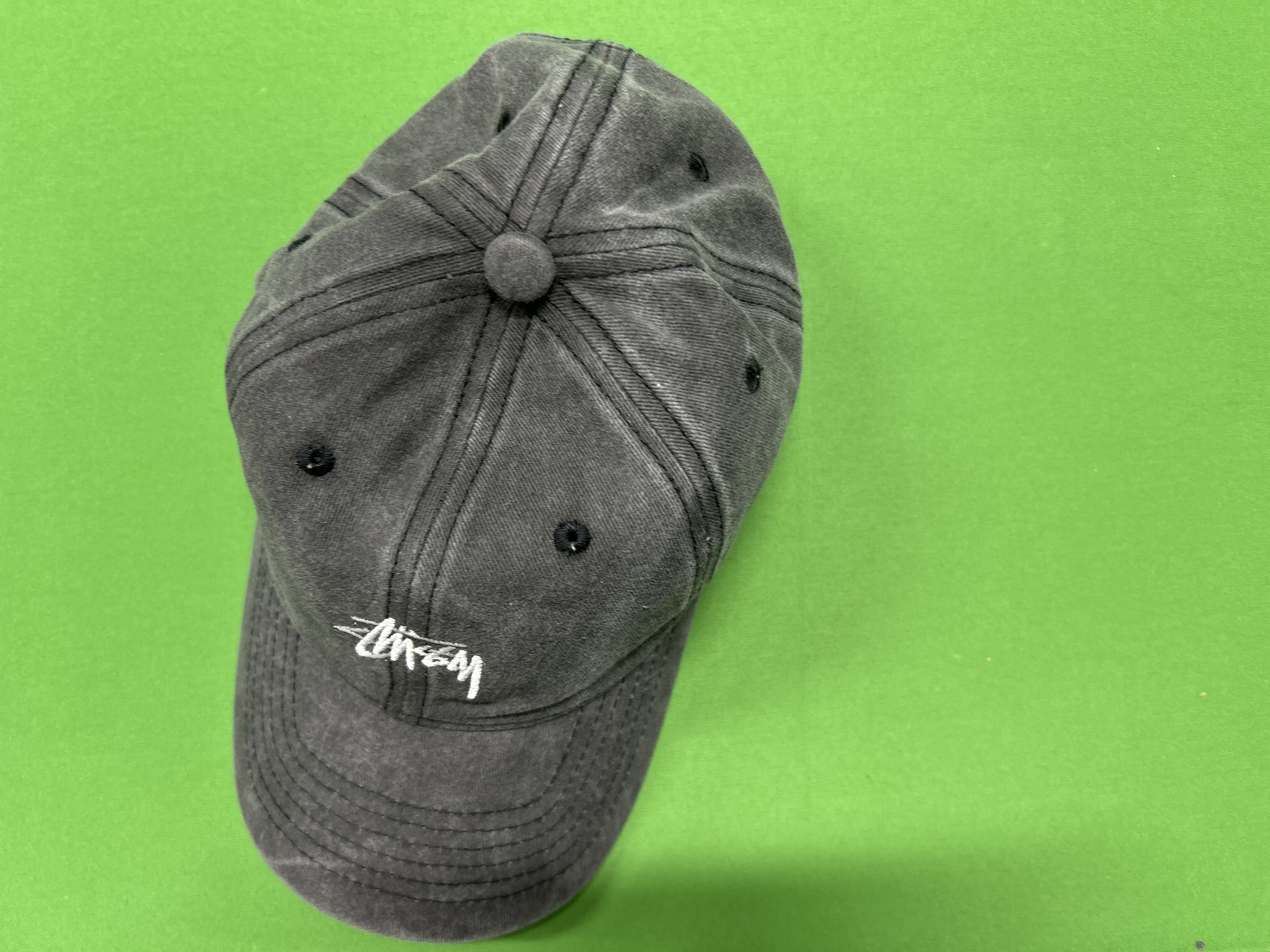 QC Photo - A small embroidered baseball cap 3437