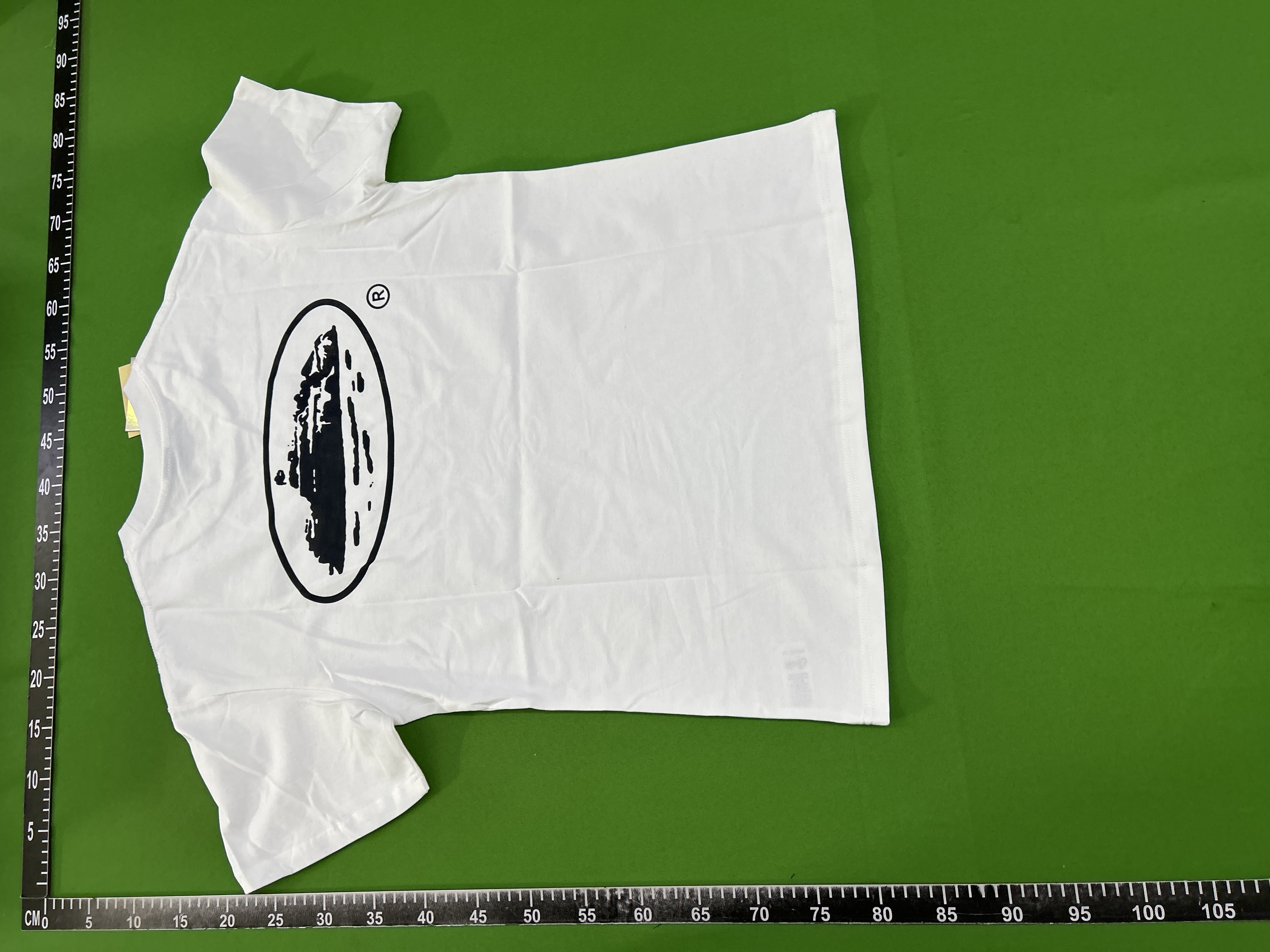 QC Photo - Black short-sleeved shirt