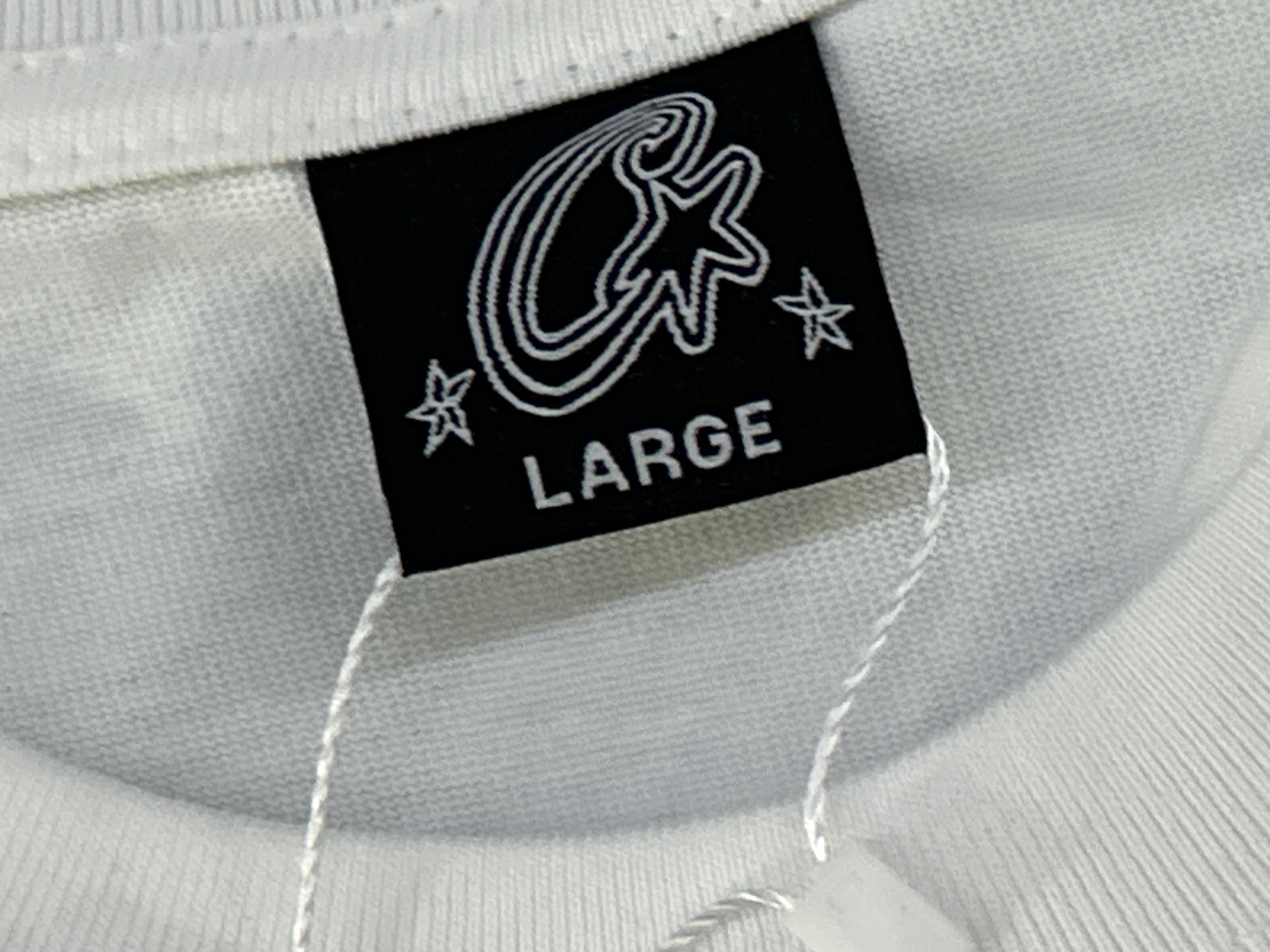 QC Photo - Black short-sleeved shirt