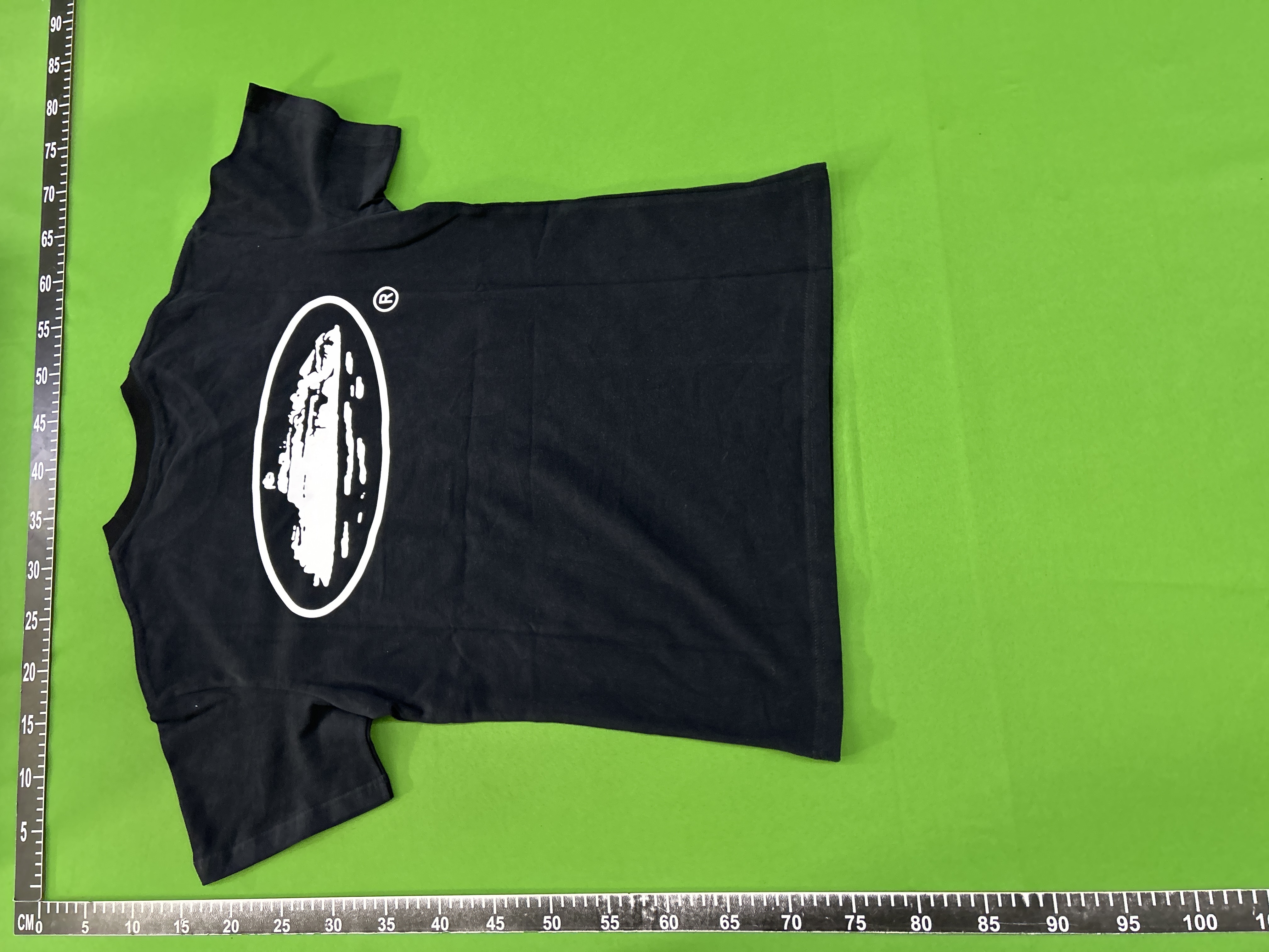 QC Photo - Black short-sleeved shirt
