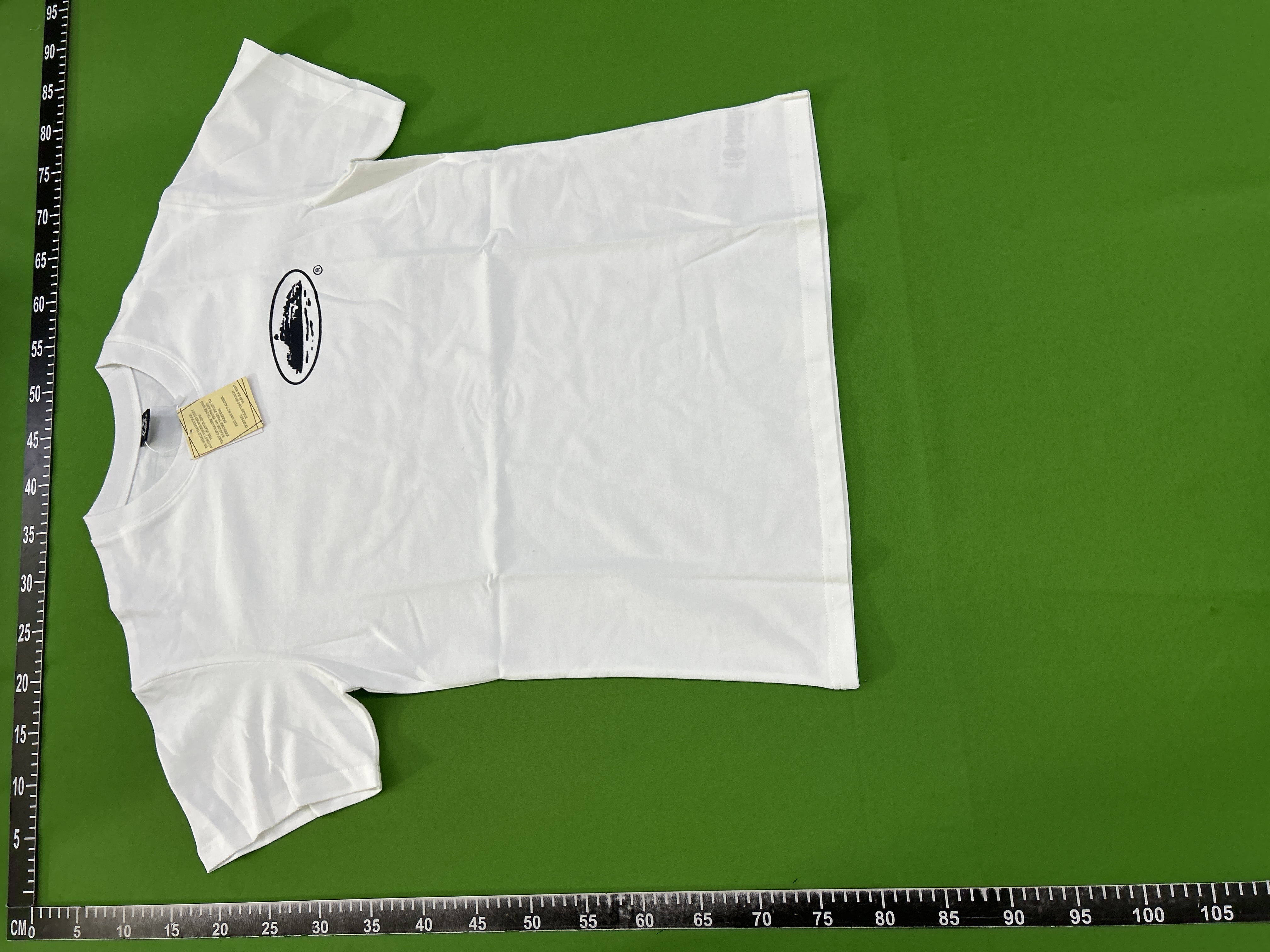 QC Photo - Black short-sleeved shirt