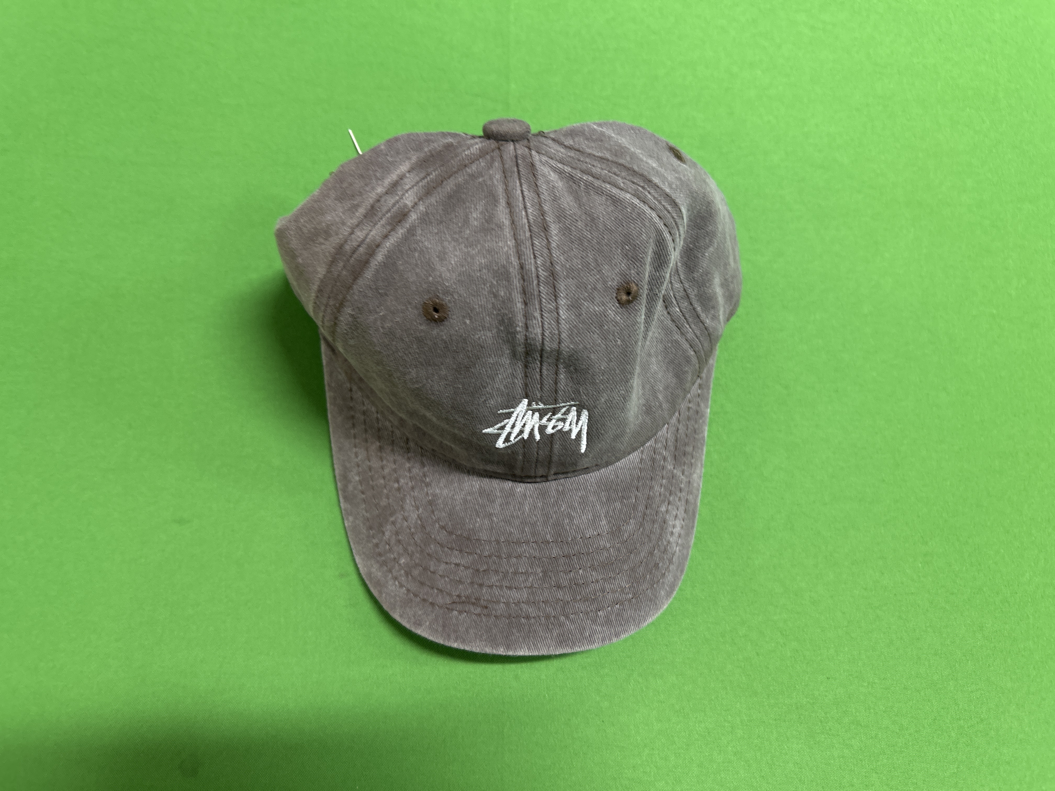 QC Photo - A small embroidered baseball cap 3437